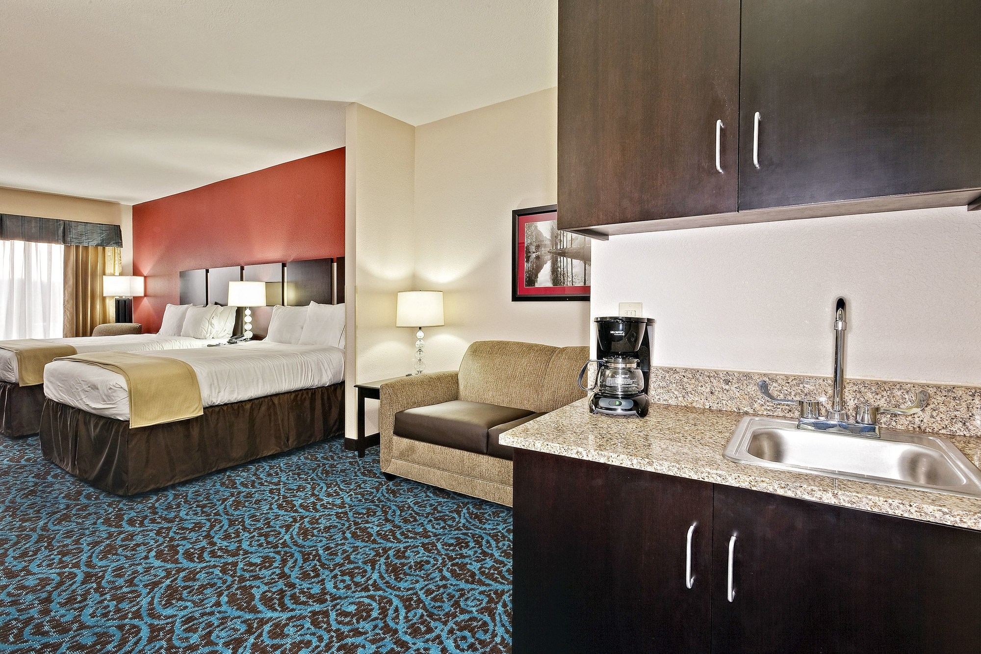 Holiday Inn Express & Suites - New Philadelphia