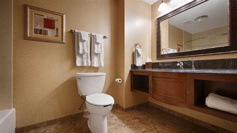 Best Western Plus North Canton Inn & Suites