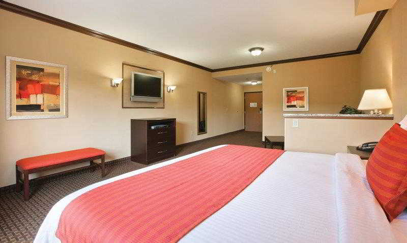 Best Western Plus North Canton Inn & Suites
