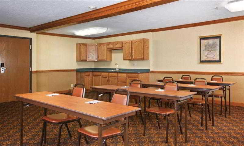 Best Western Plus North Canton Inn & Suites
