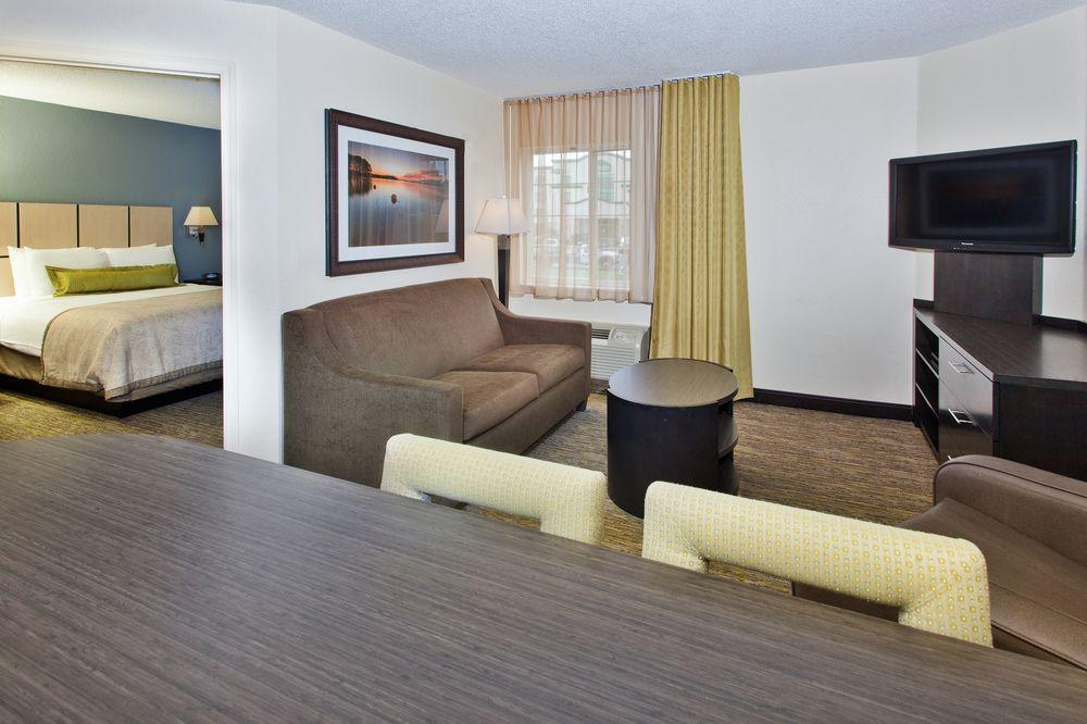 Sonesta Simply Suites Cleveland North Olmsted Airport