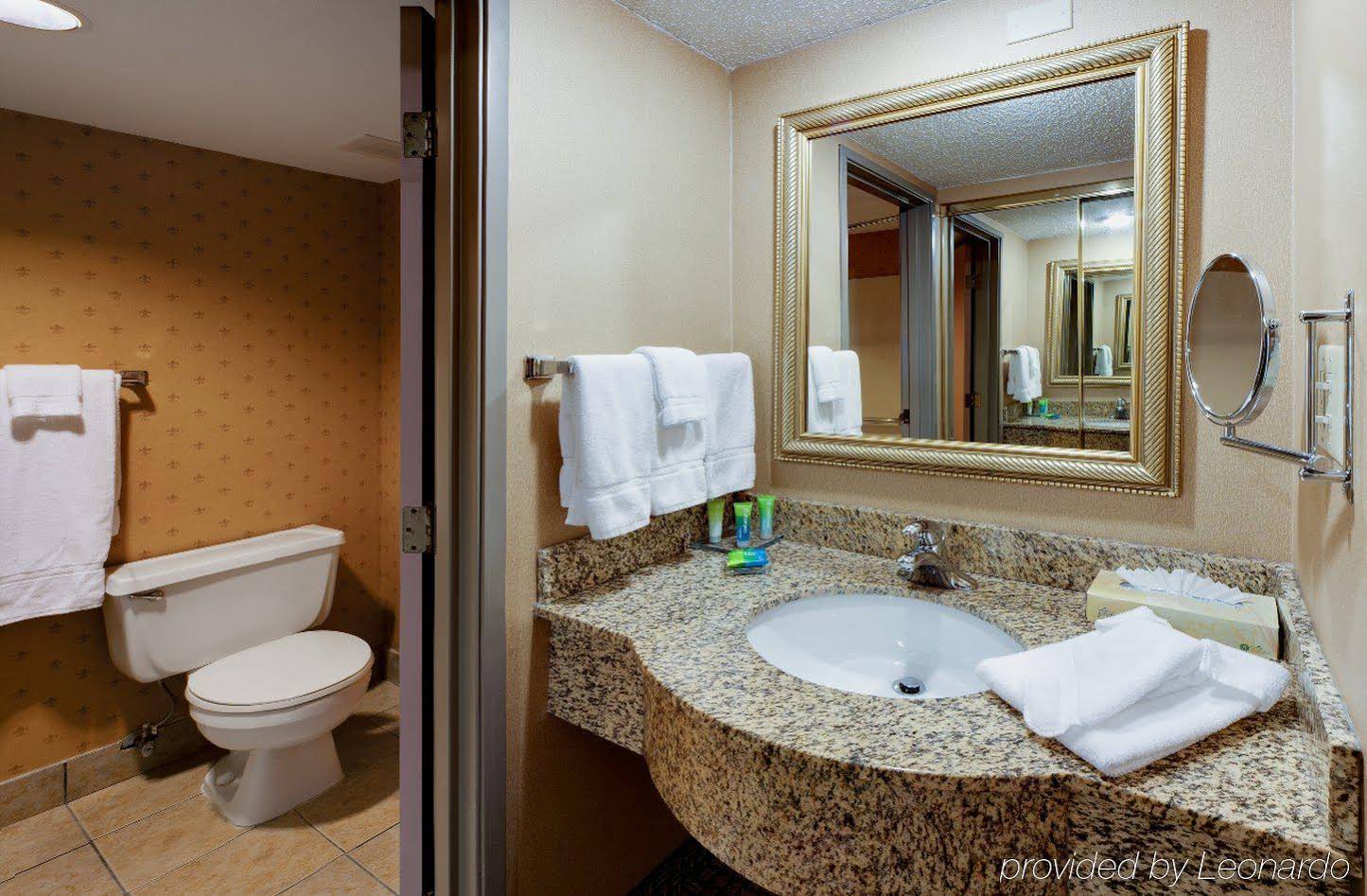 Radisson Hotel Cleveland Airport West