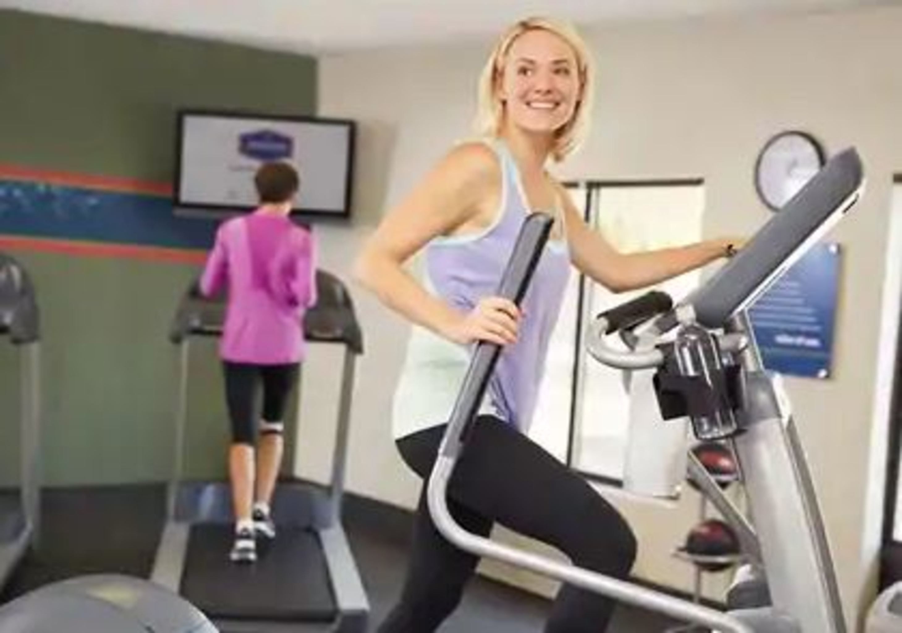 Hampton Inn & Suites Oakwood Village-Cleveland