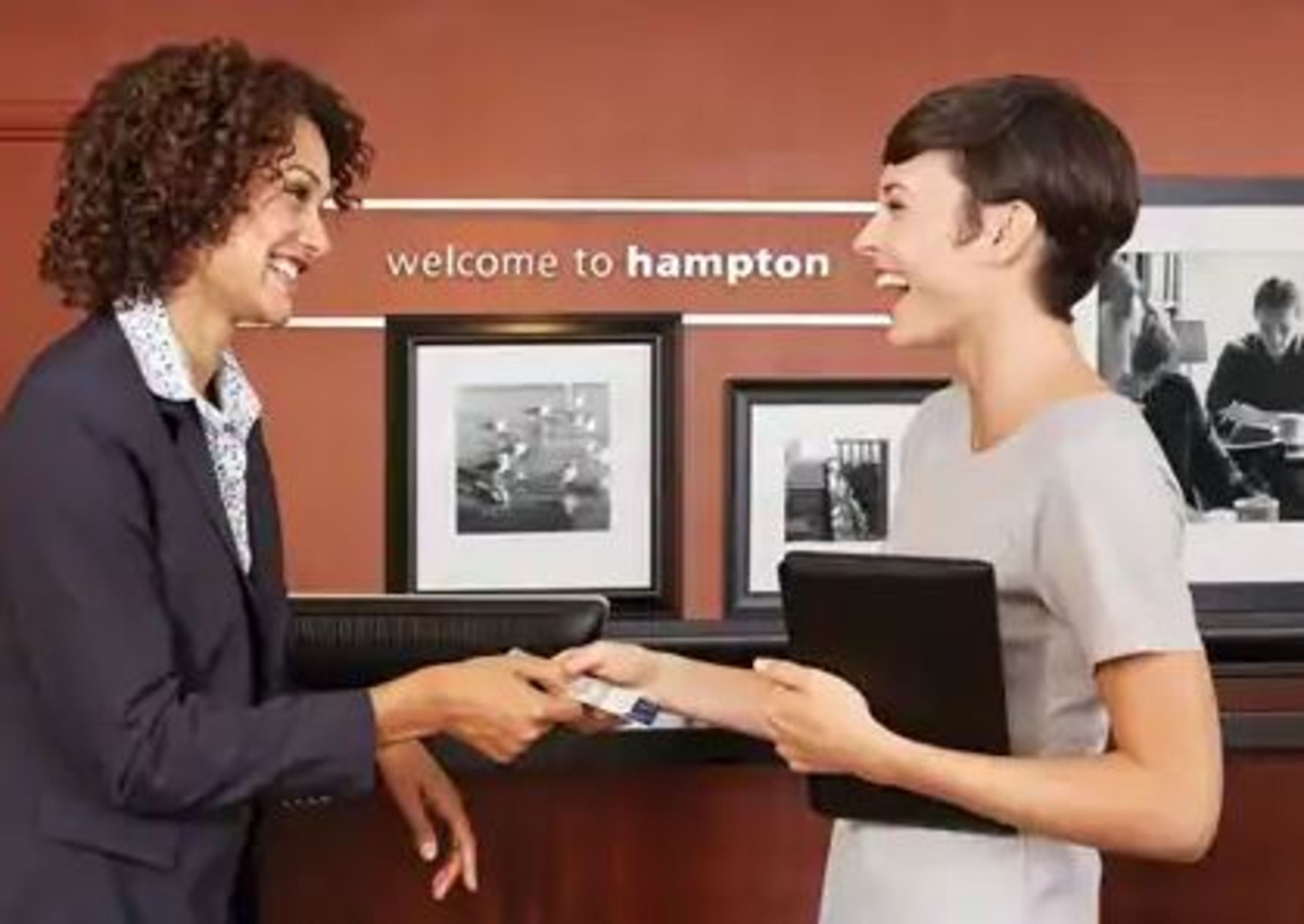 Hampton Inn & Suites Oakwood Village-Cleveland
