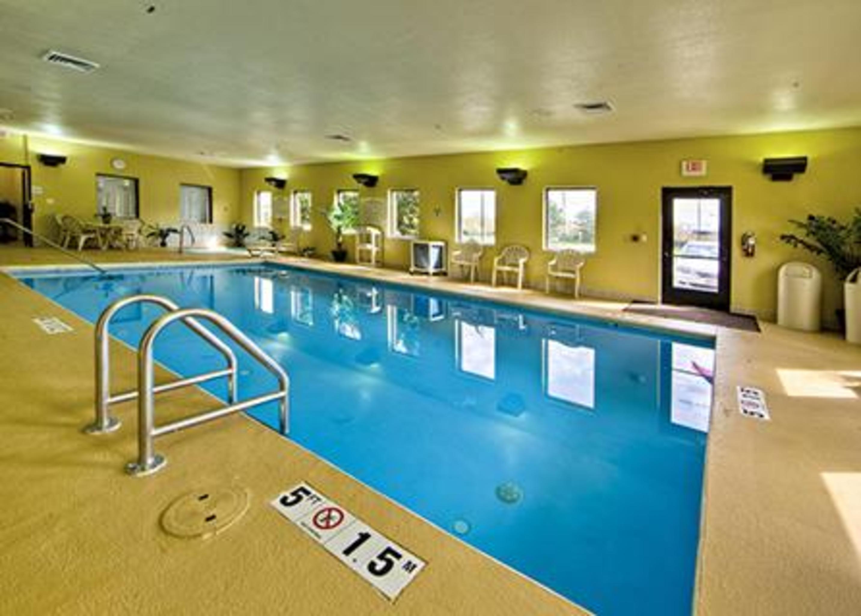 Hampton Inn & Suites Oakwood Village-Cleveland