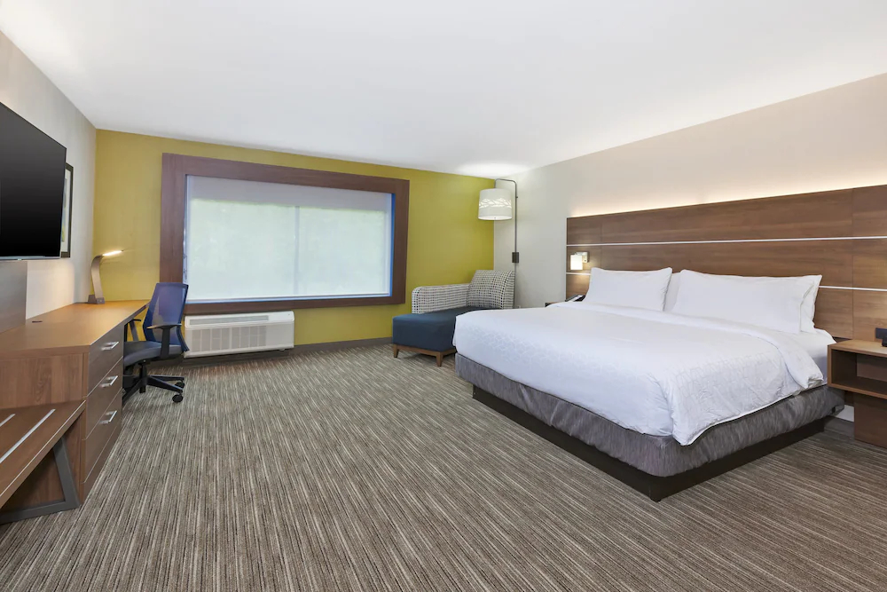 Holiday Inn Express & Suites Painesville - Concord