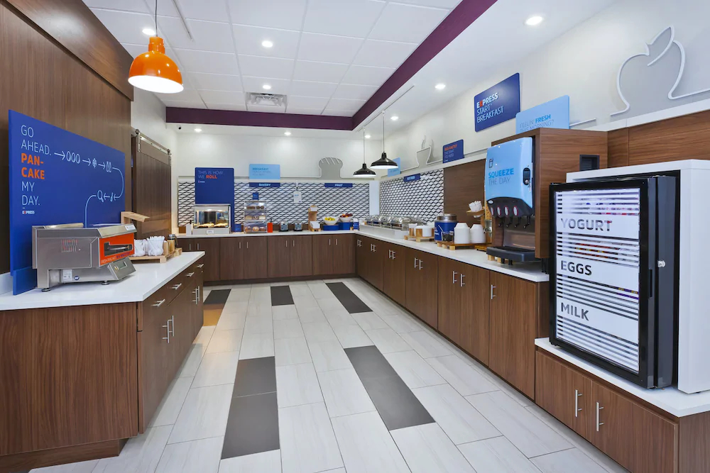 Holiday Inn Express & Suites Painesville - Concord