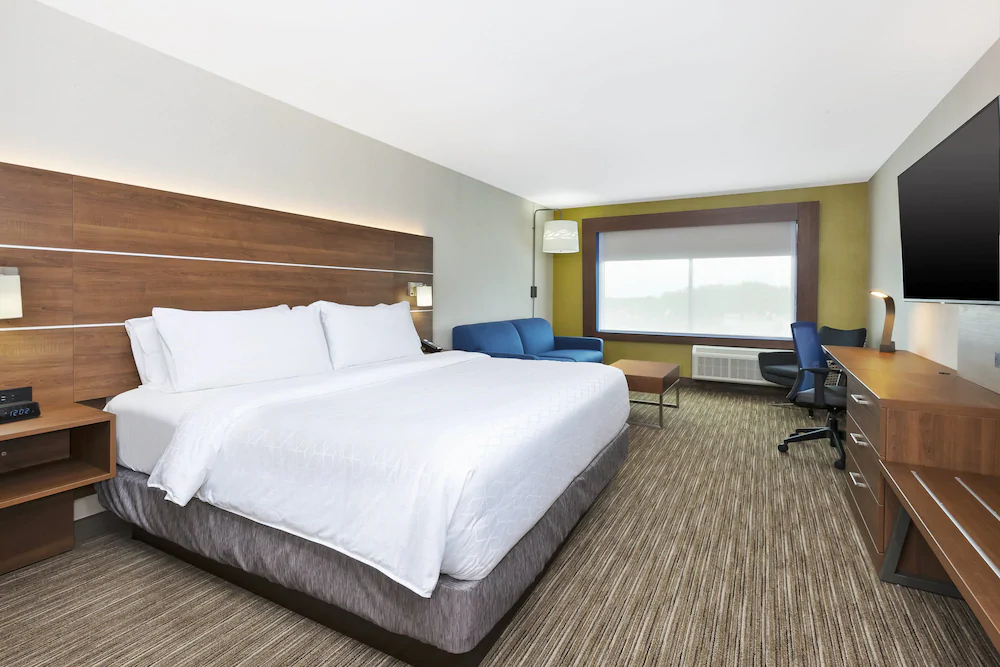 Holiday Inn Express & Suites Painesville - Concord