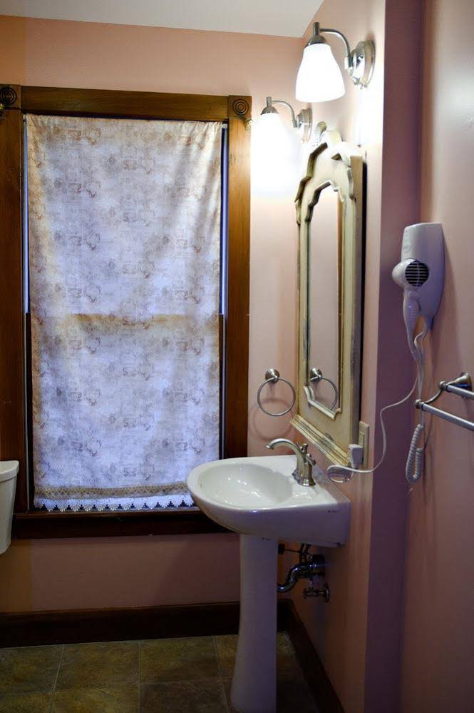 Silver Fern Bed & Breakfast