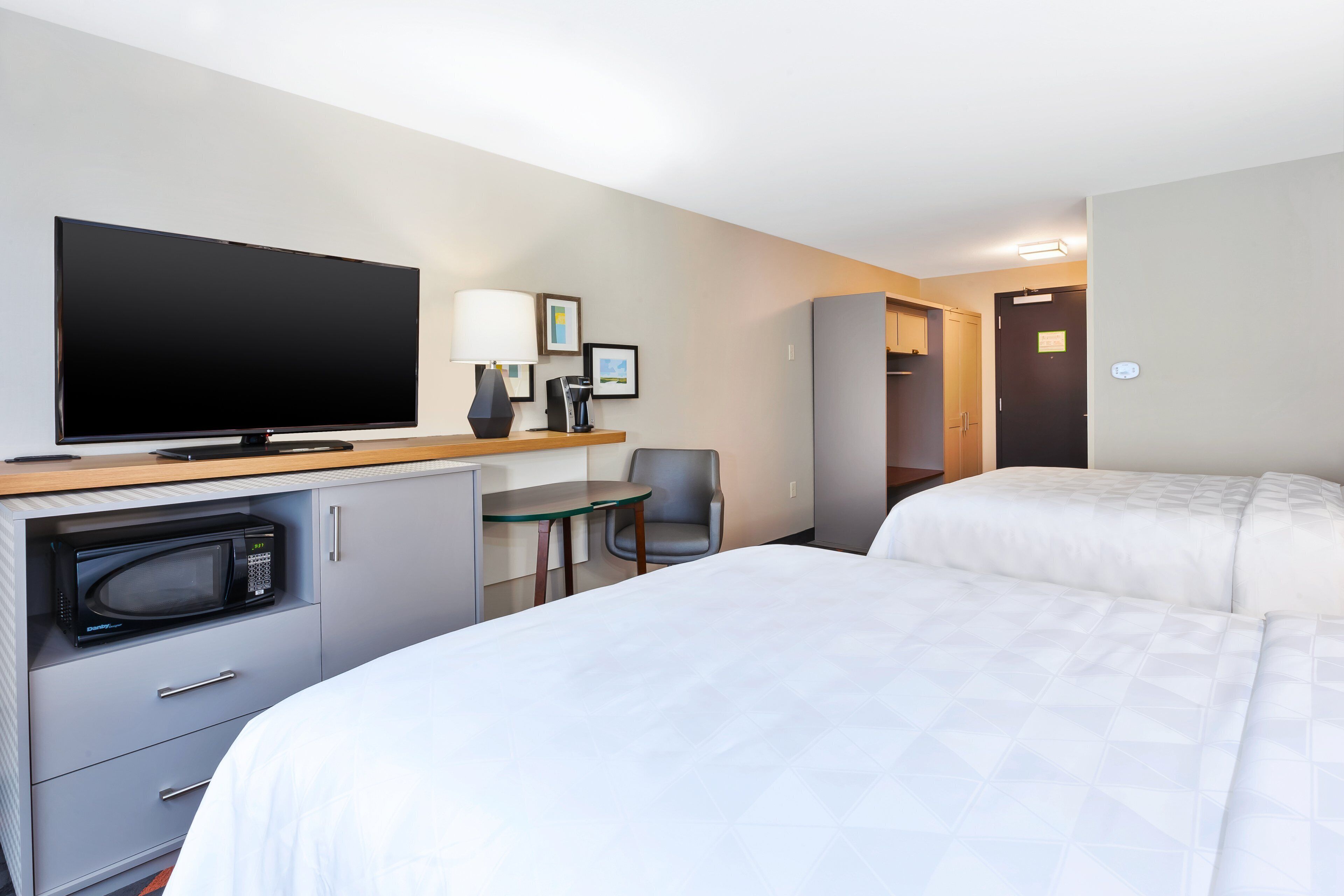 Holiday Inn & Suites Toledo Southwest - Perrysburg