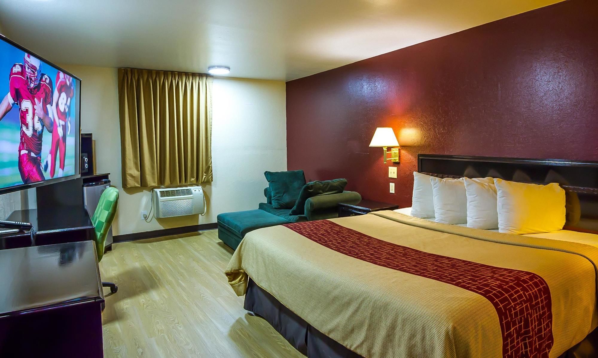 Red Roof Inn & Suites Piqua