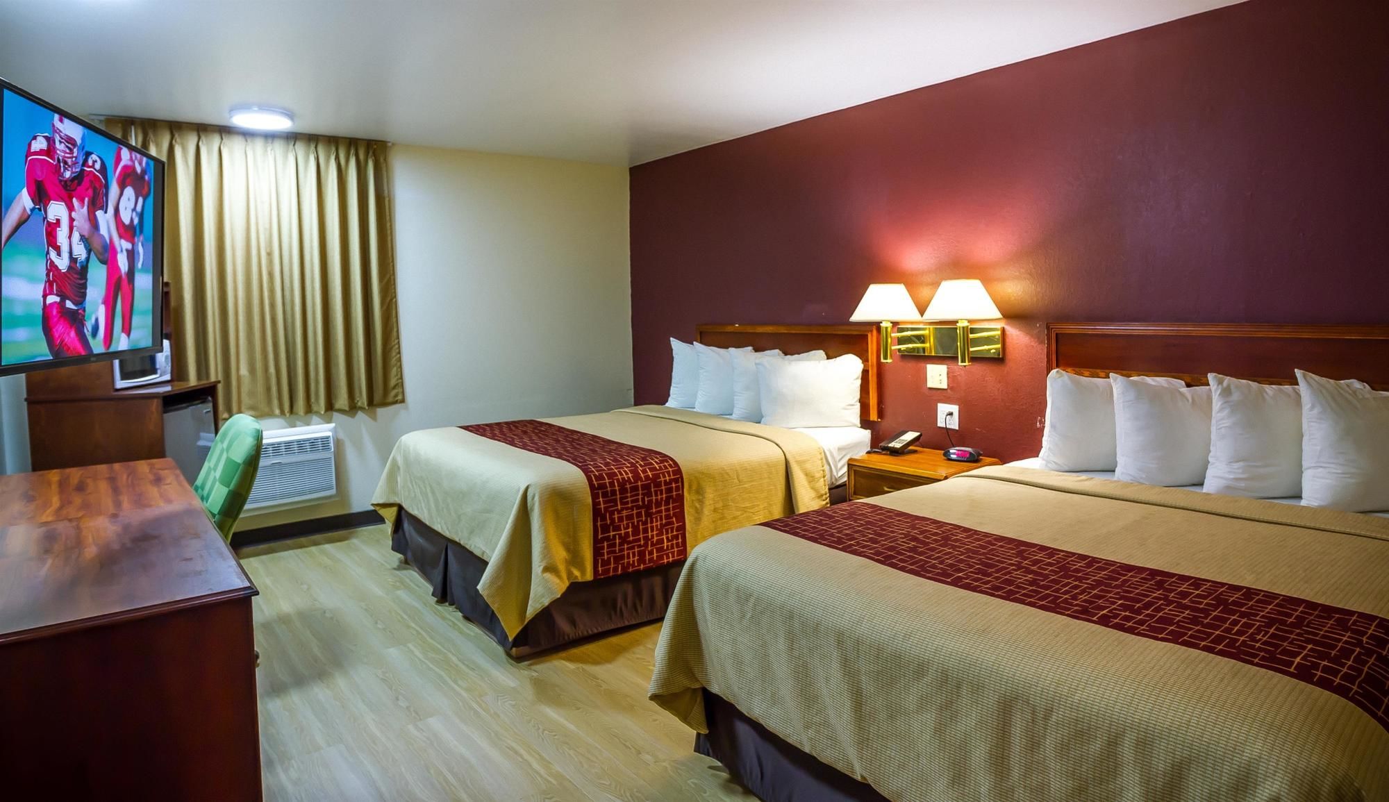 Red Roof Inn & Suites Piqua