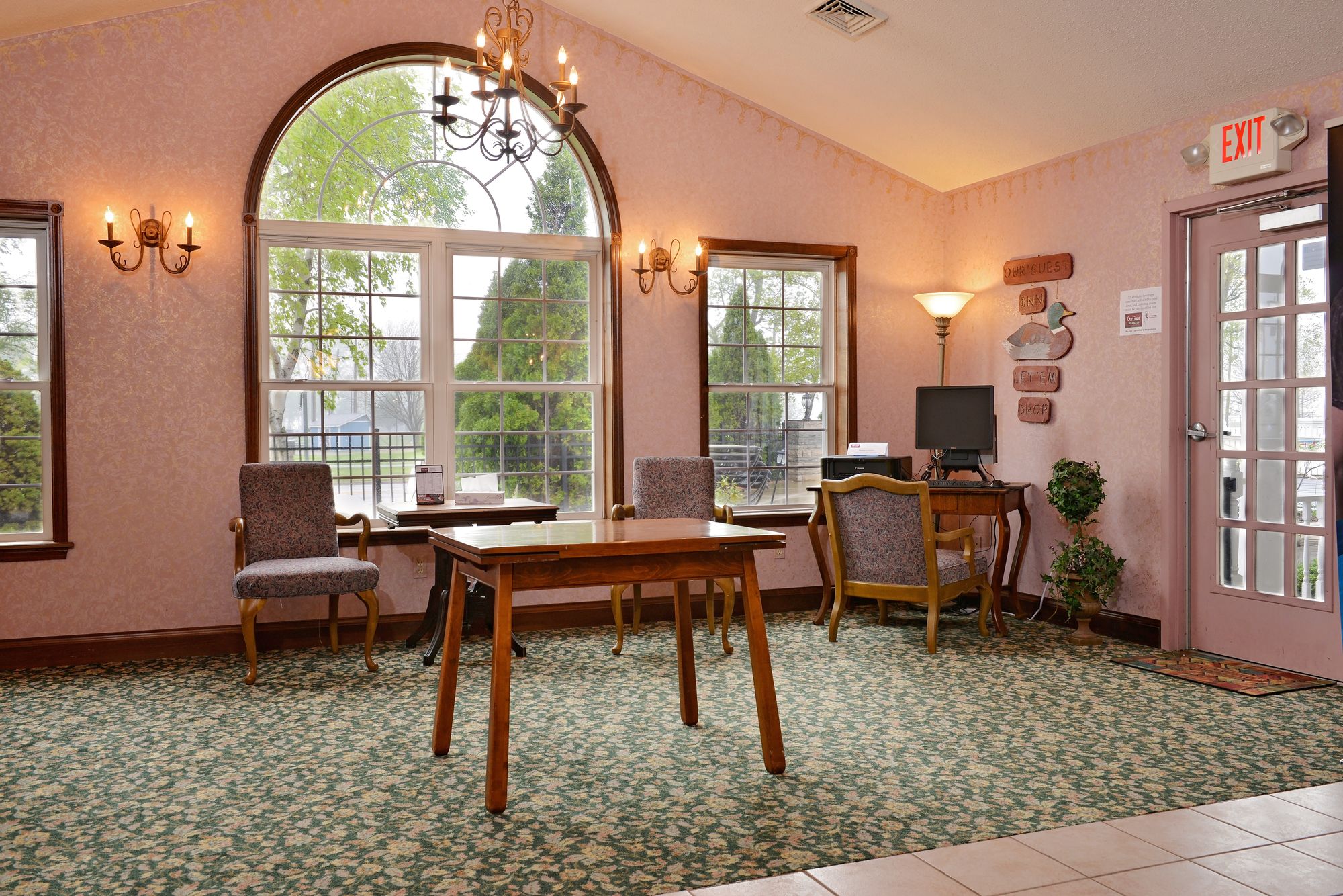 OurGuest Inn and Suites Downtown