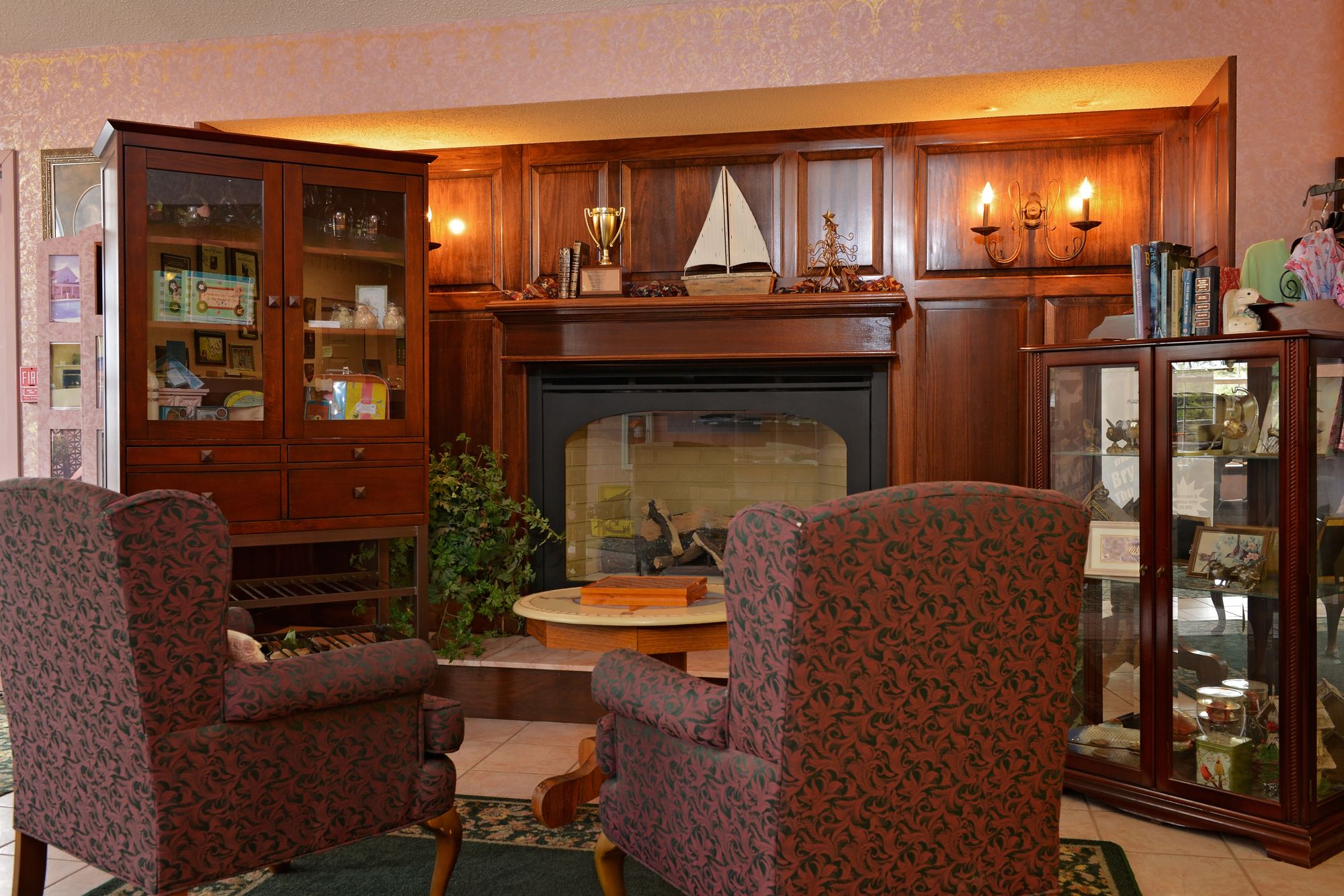 OurGuest Inn and Suites Downtown