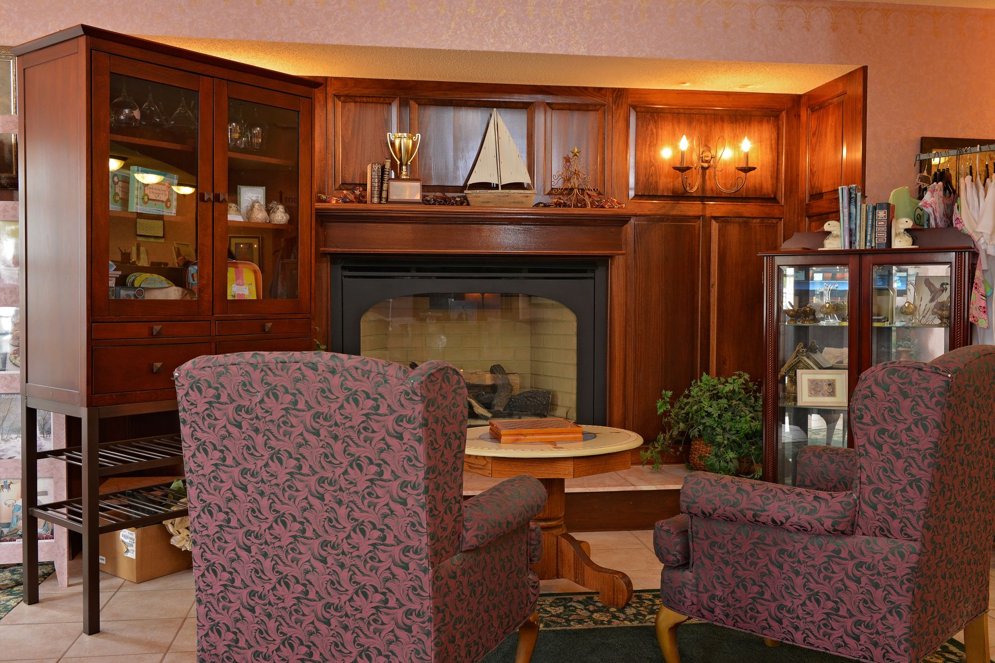 OurGuest Inn and Suites Downtown