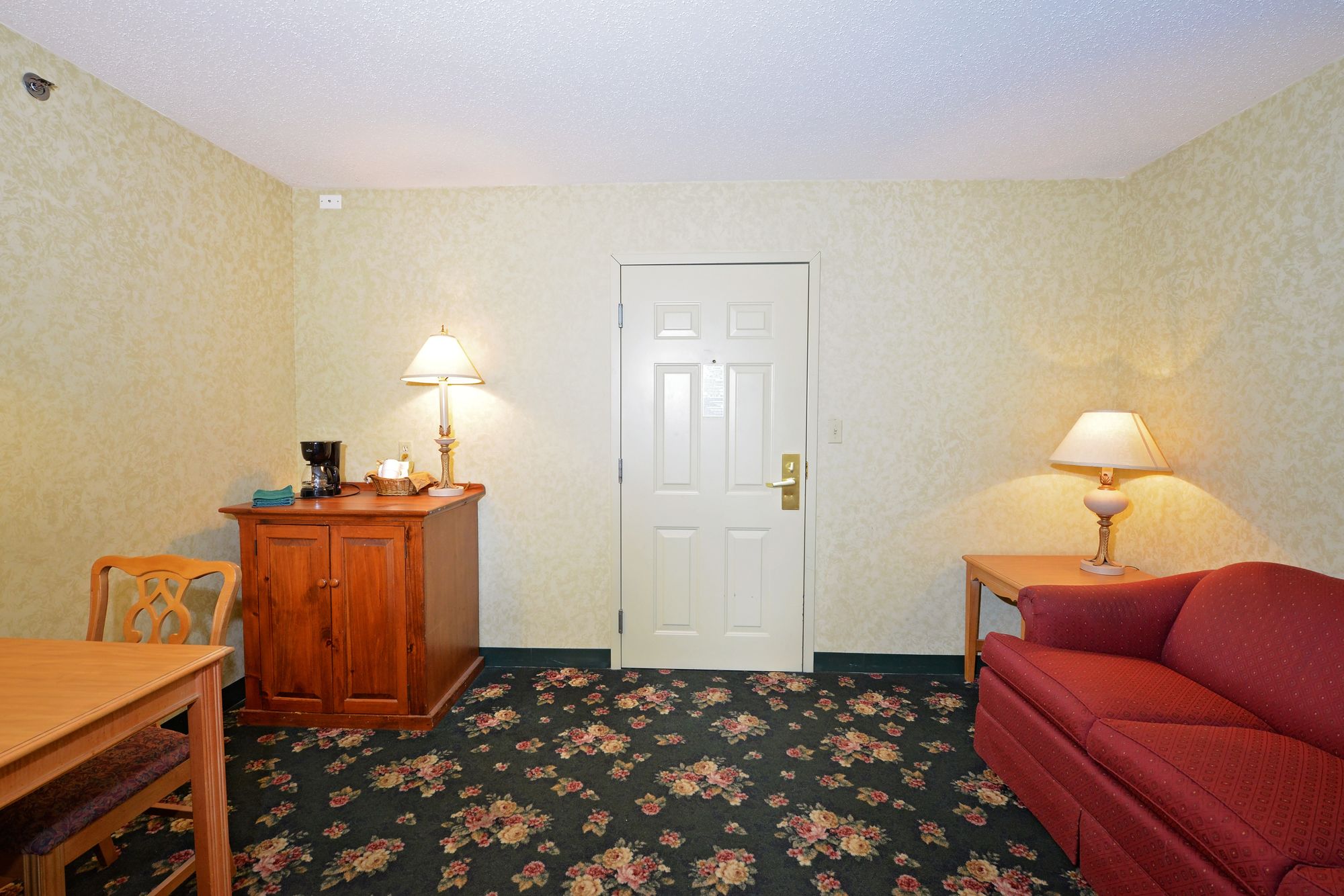 OurGuest Inn and Suites Downtown