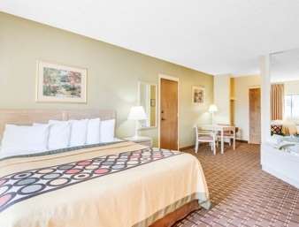 Super 8 by Wyndham Port Clinton