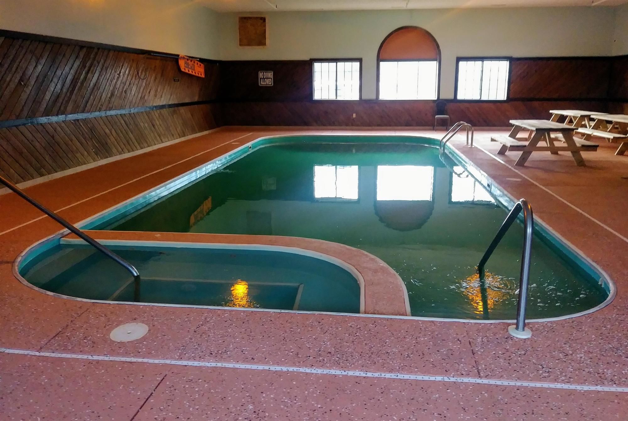 Super 8 by Wyndham Portsmouth