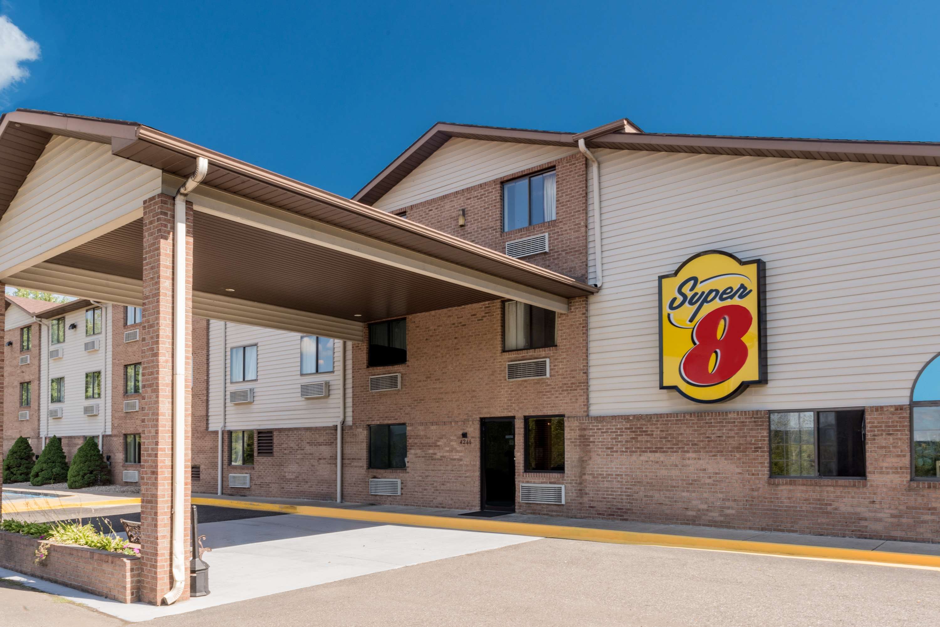 Super 8 by Wyndham Portsmouth