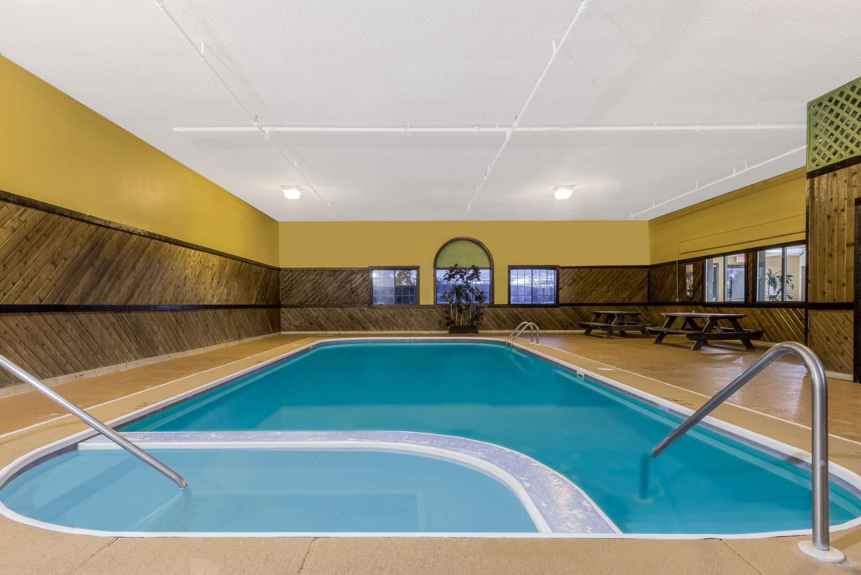 Super 8 by Wyndham Portsmouth