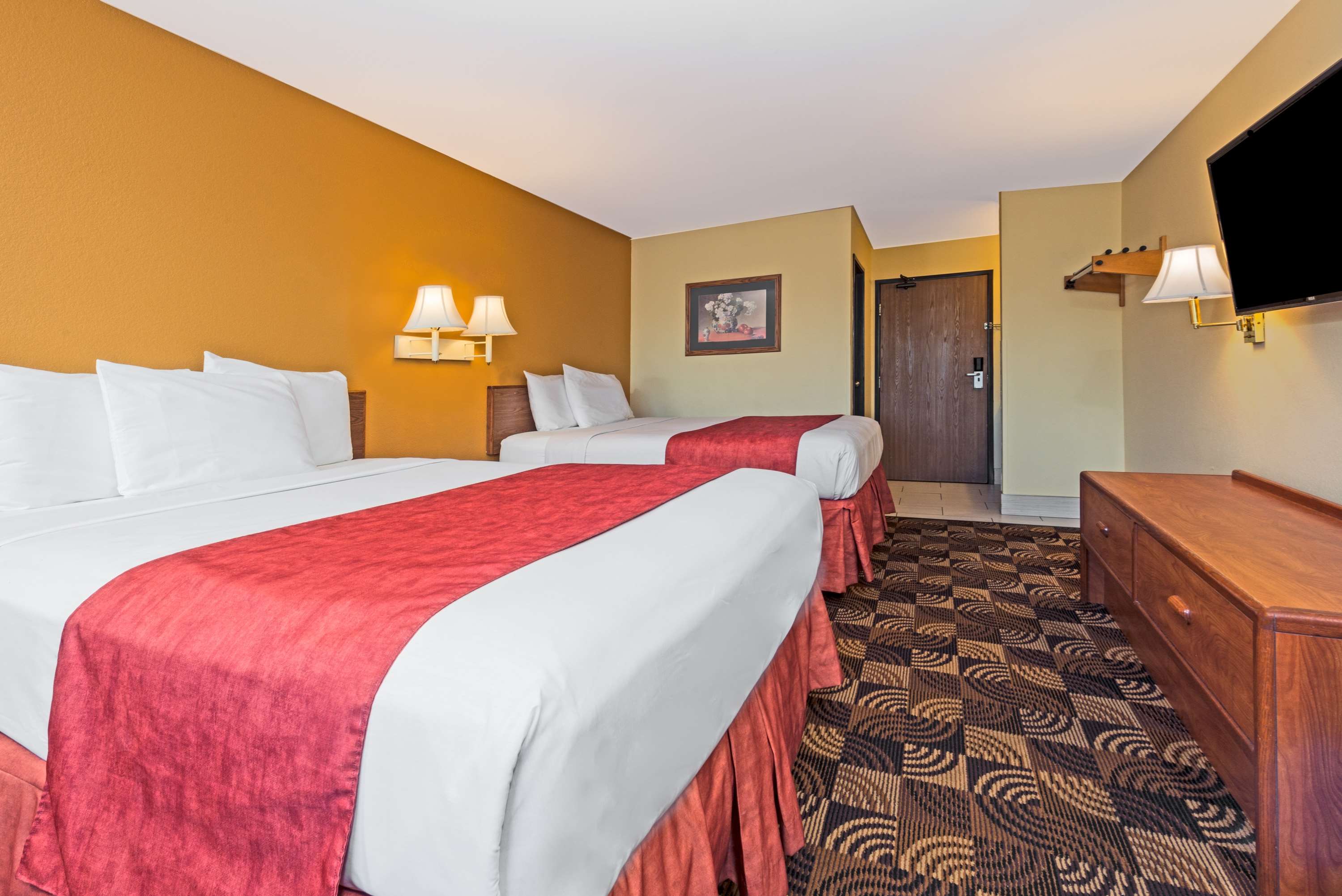 Super 8 by Wyndham Portsmouth