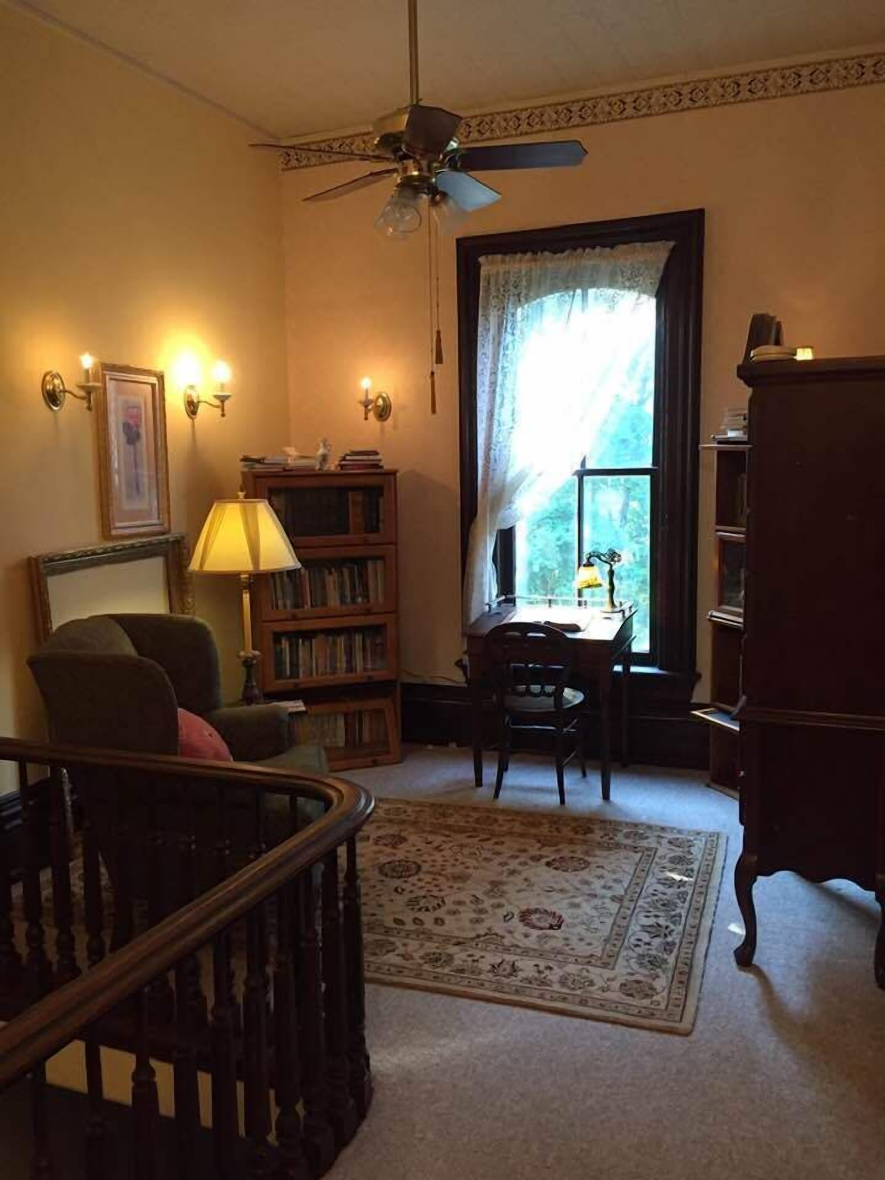 1873 Victorian Rose B & B