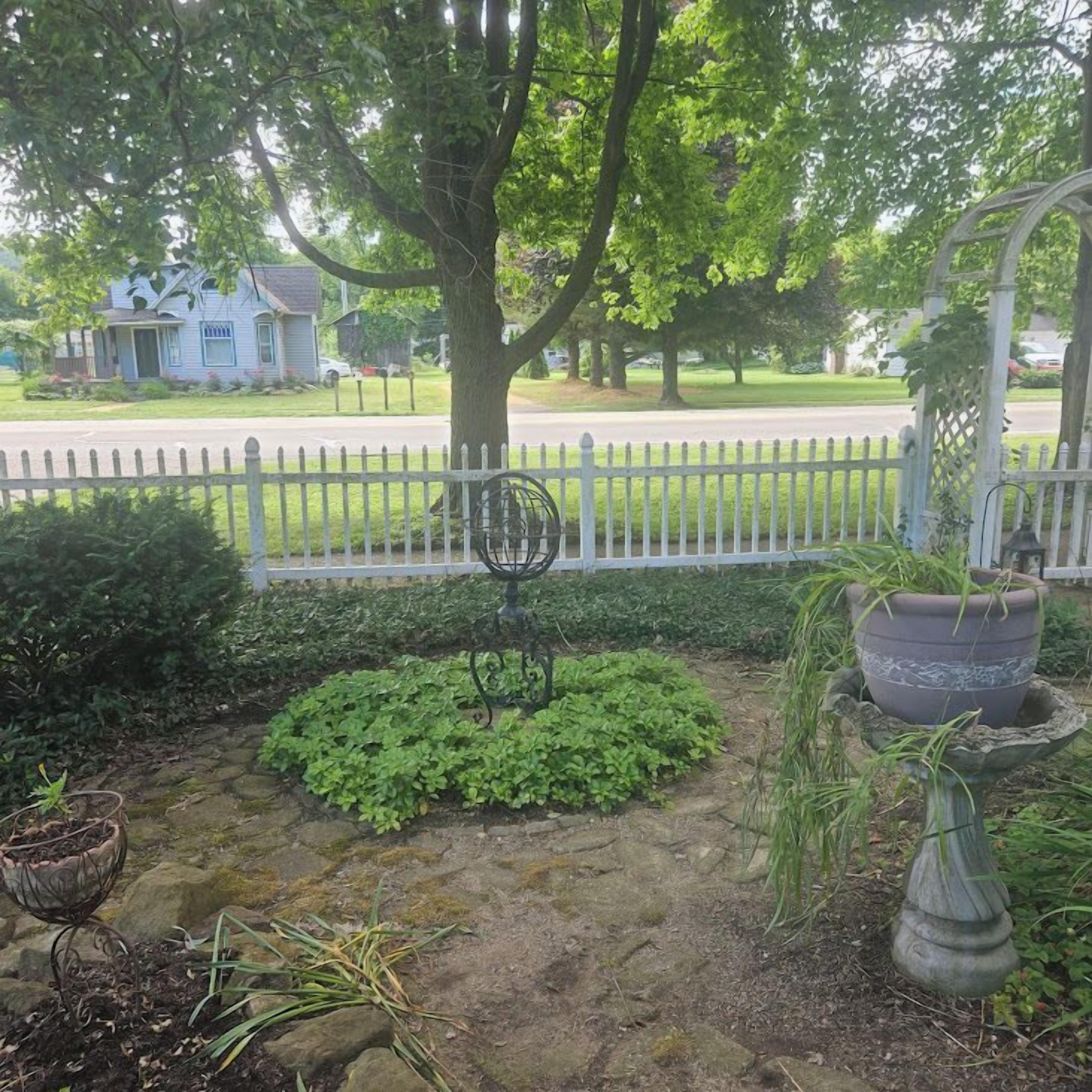 1873 Victorian Rose B & B