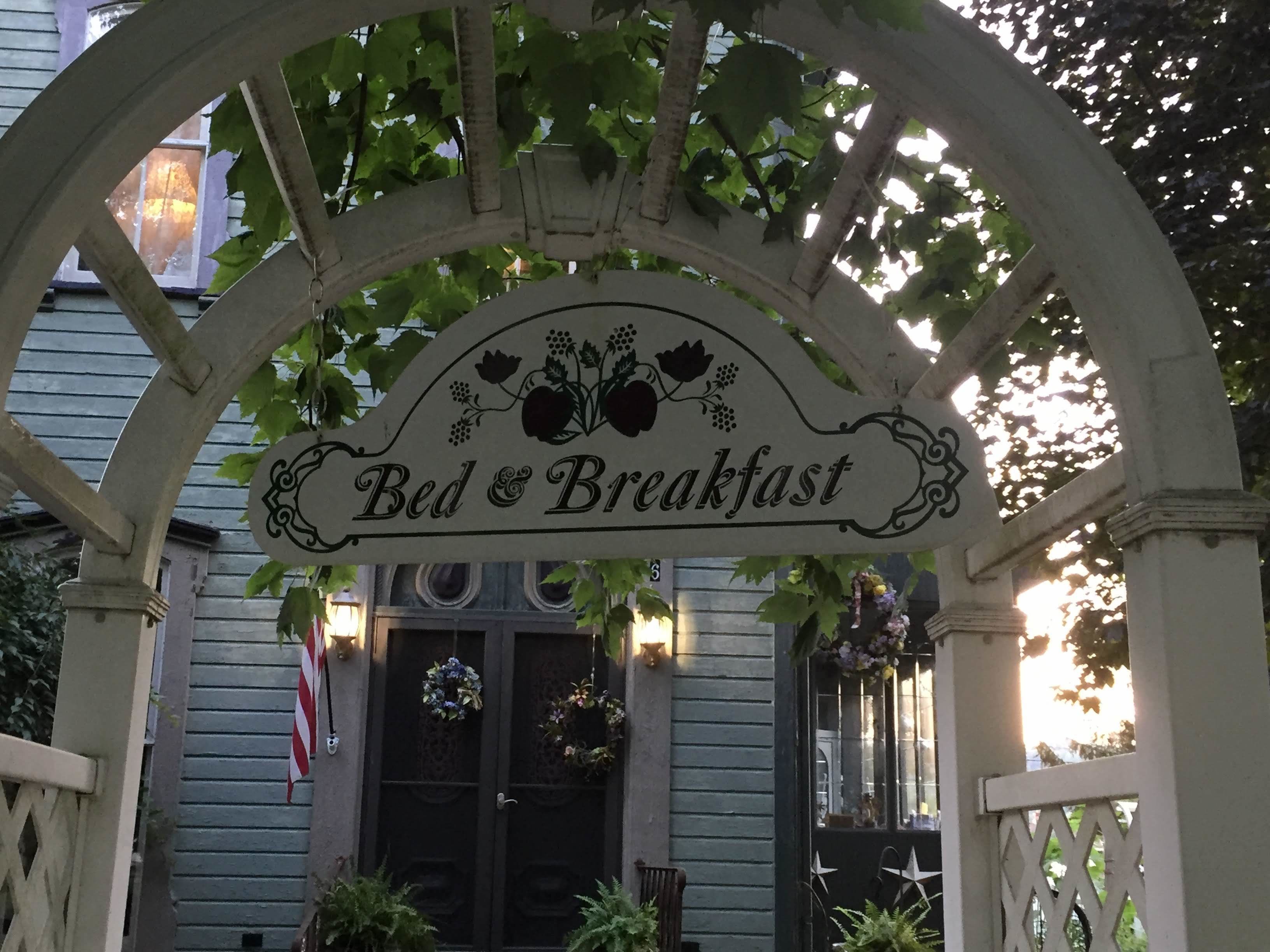 1873 Victorian Rose B & B