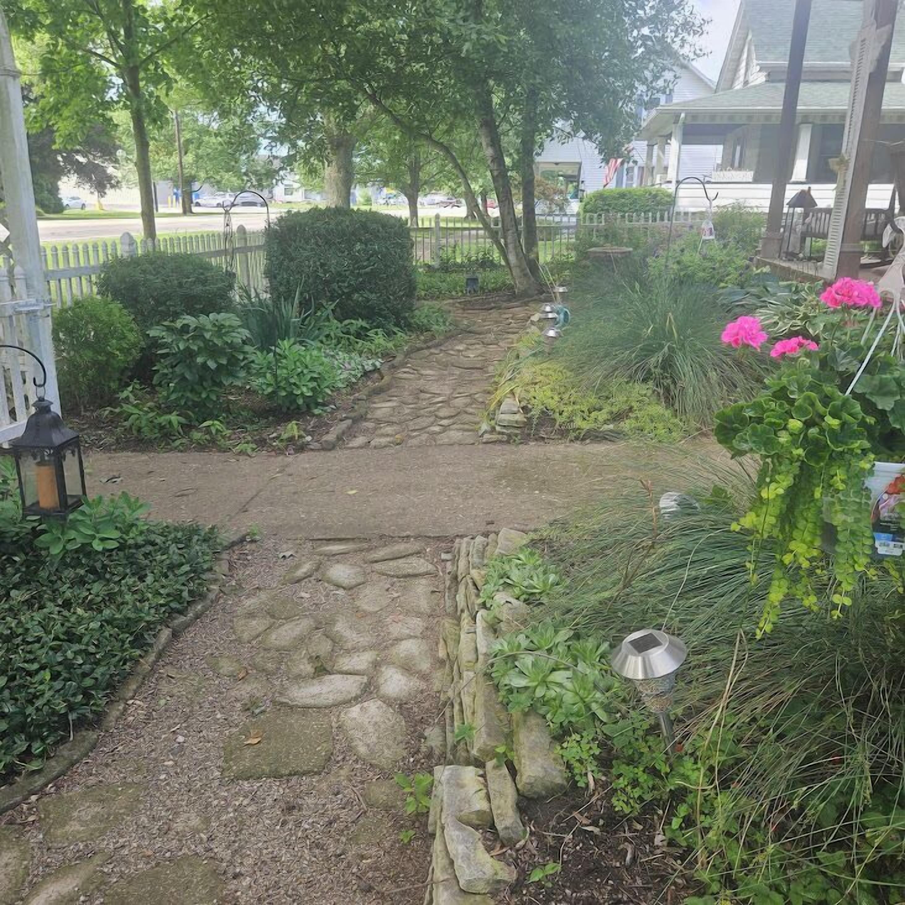 1873 Victorian Rose B & B