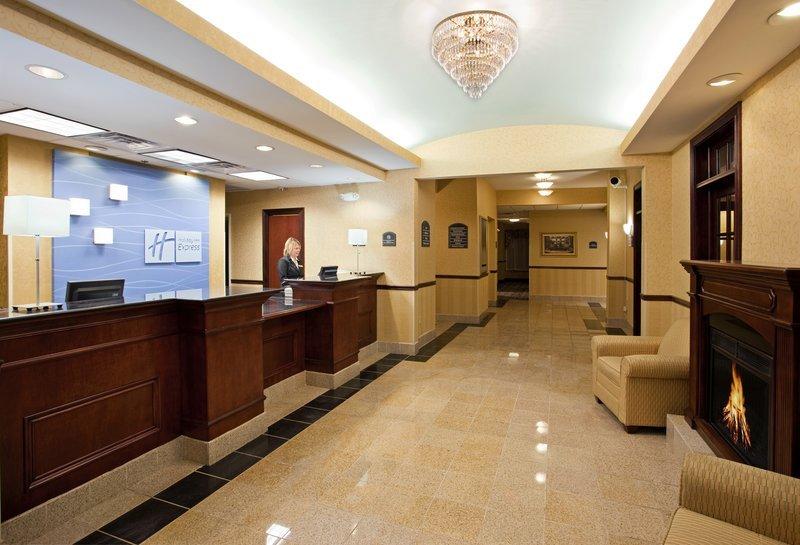 Holiday Inn Express Hotel & Suites Cleveland-Richfield