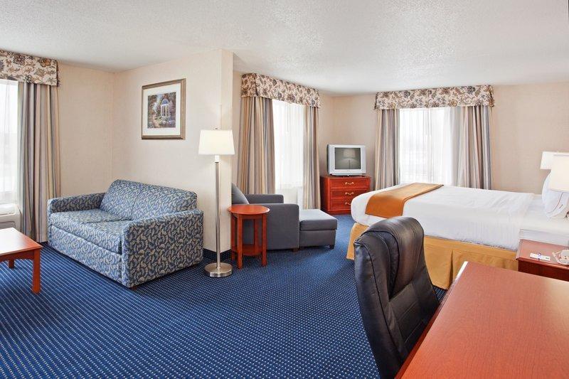 Holiday Inn Express Hotel & Suites Cleveland-Richfield