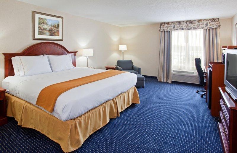 Holiday Inn Express Hotel & Suites Cleveland-Richfield