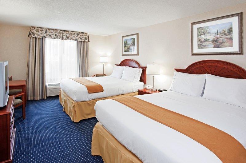 Holiday Inn Express Hotel & Suites Cleveland-Richfield