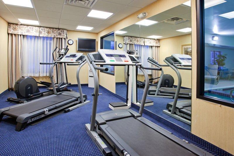 Holiday Inn Express Hotel & Suites Cleveland-Richfield