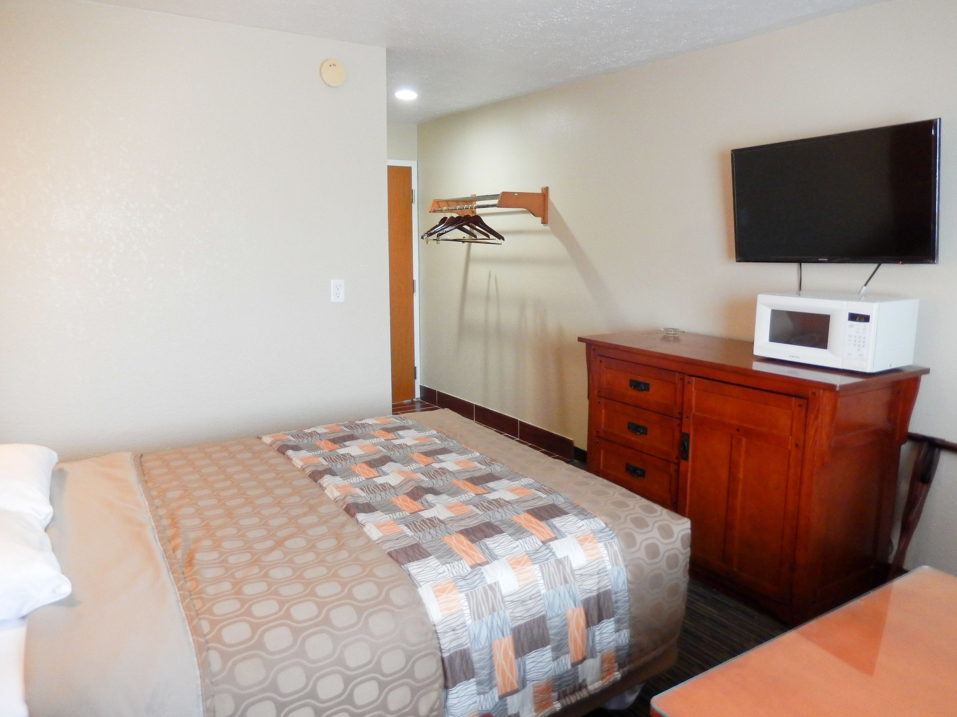 Motel 6 Rossford, OH