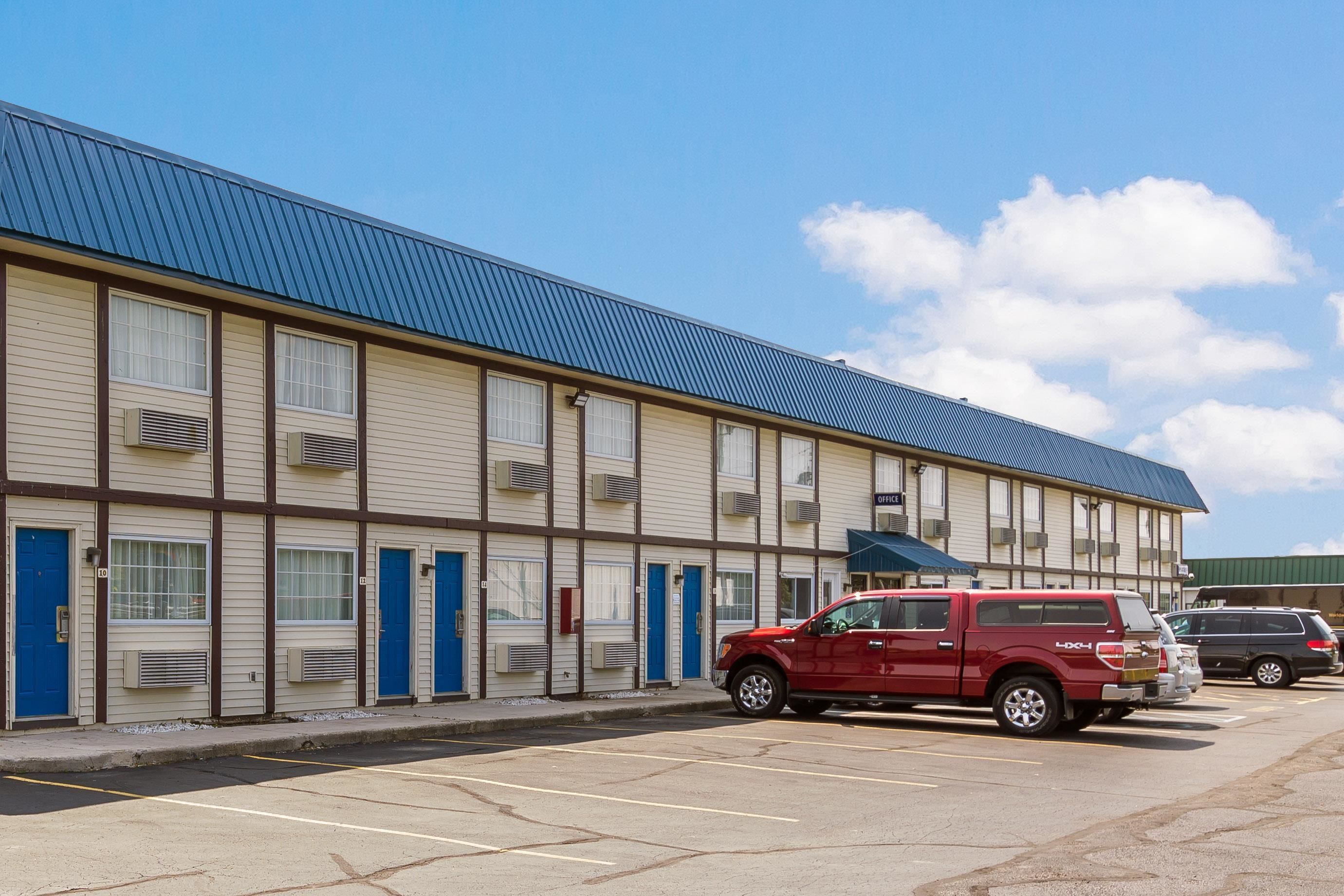 Motel 6 Rossford, OH