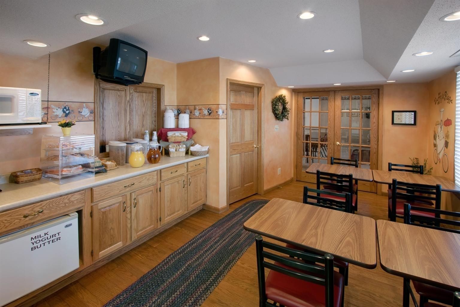 Americas Best Value Inn & Suites St. Marys