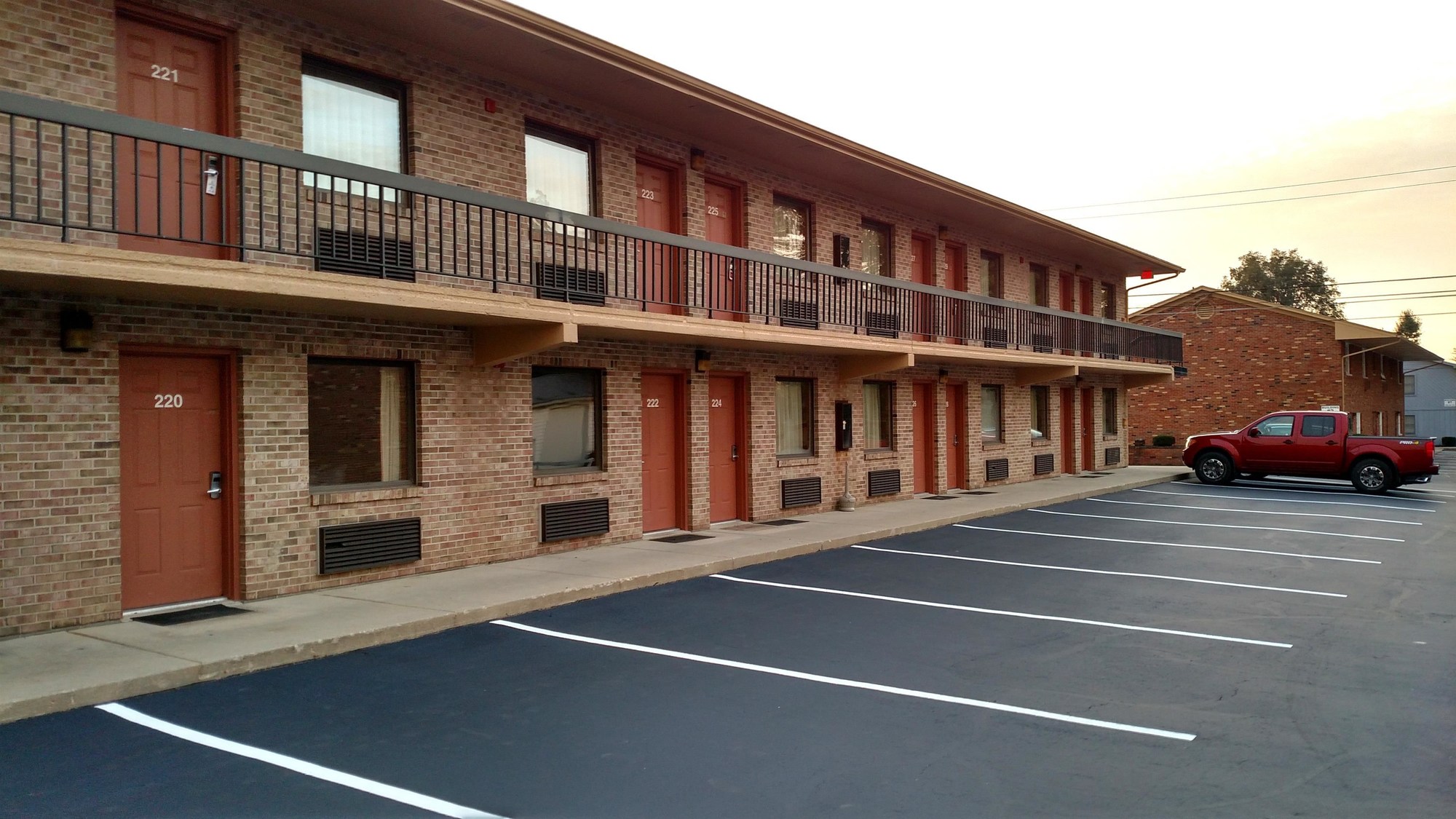 Americas Best Value Inn & Suites St. Marys