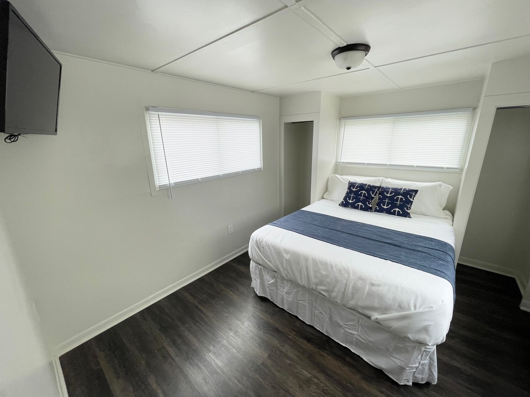 Anchor Bay Inn and Suites