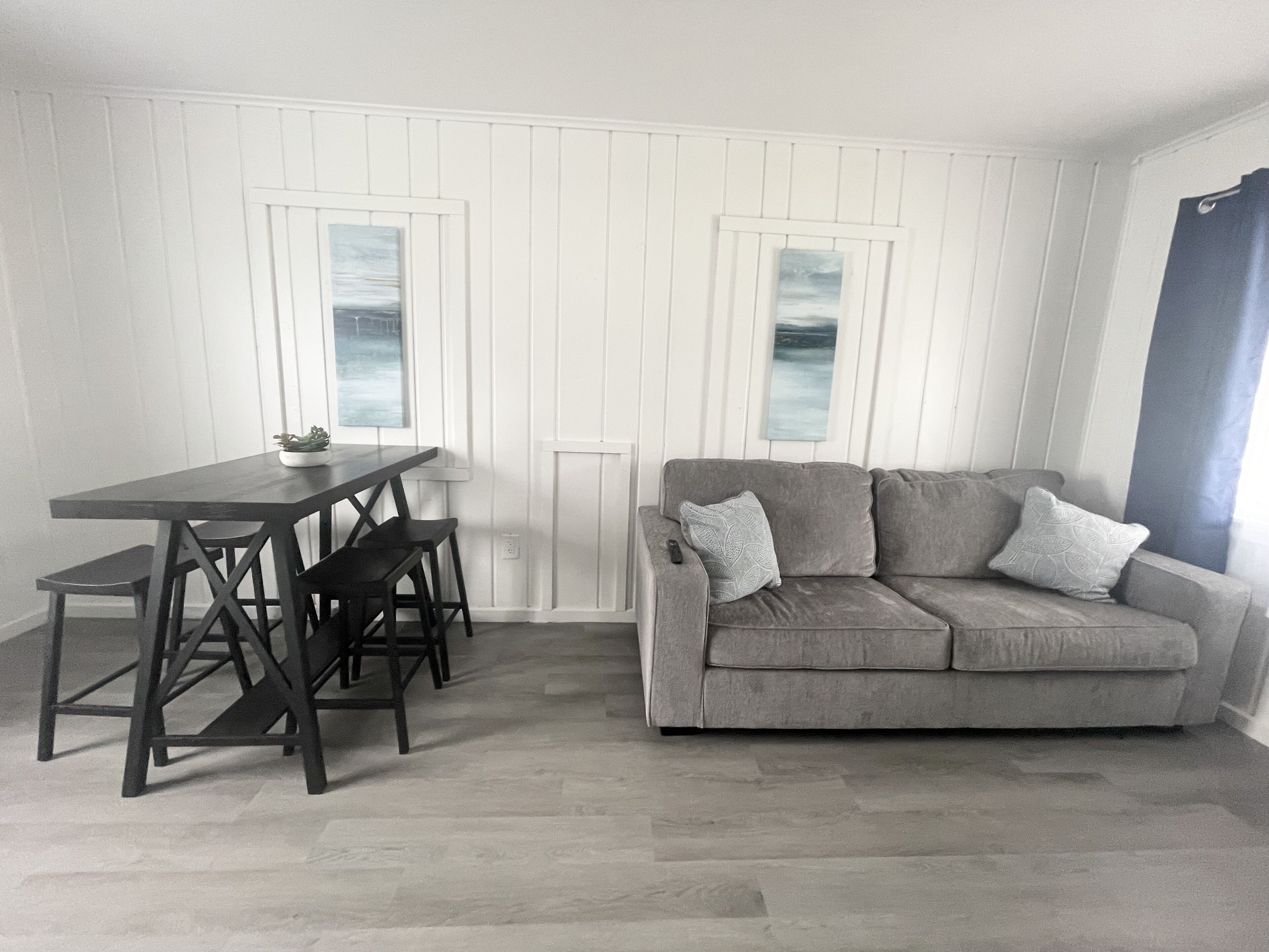 Anchor Bay Inn and Suites