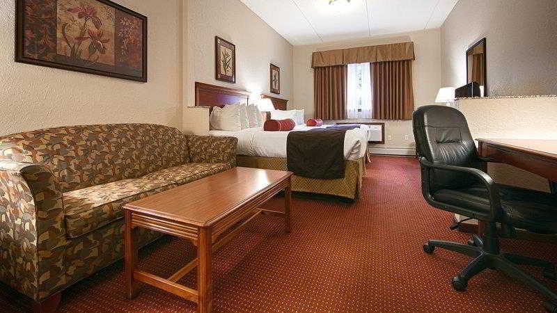 Best Western Plus Sandusky Hotel & Suites