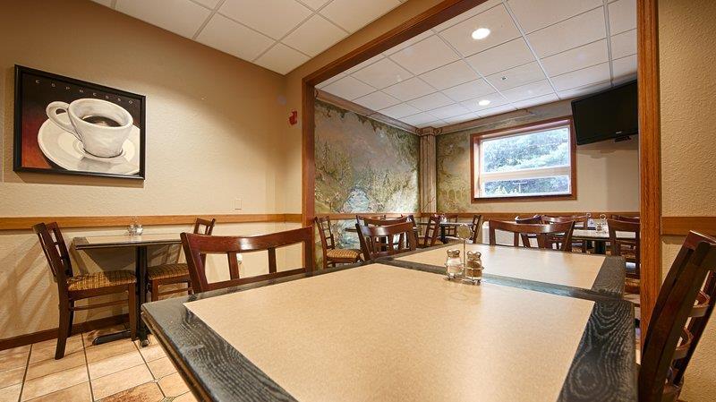 Best Western Plus Sandusky Hotel & Suites