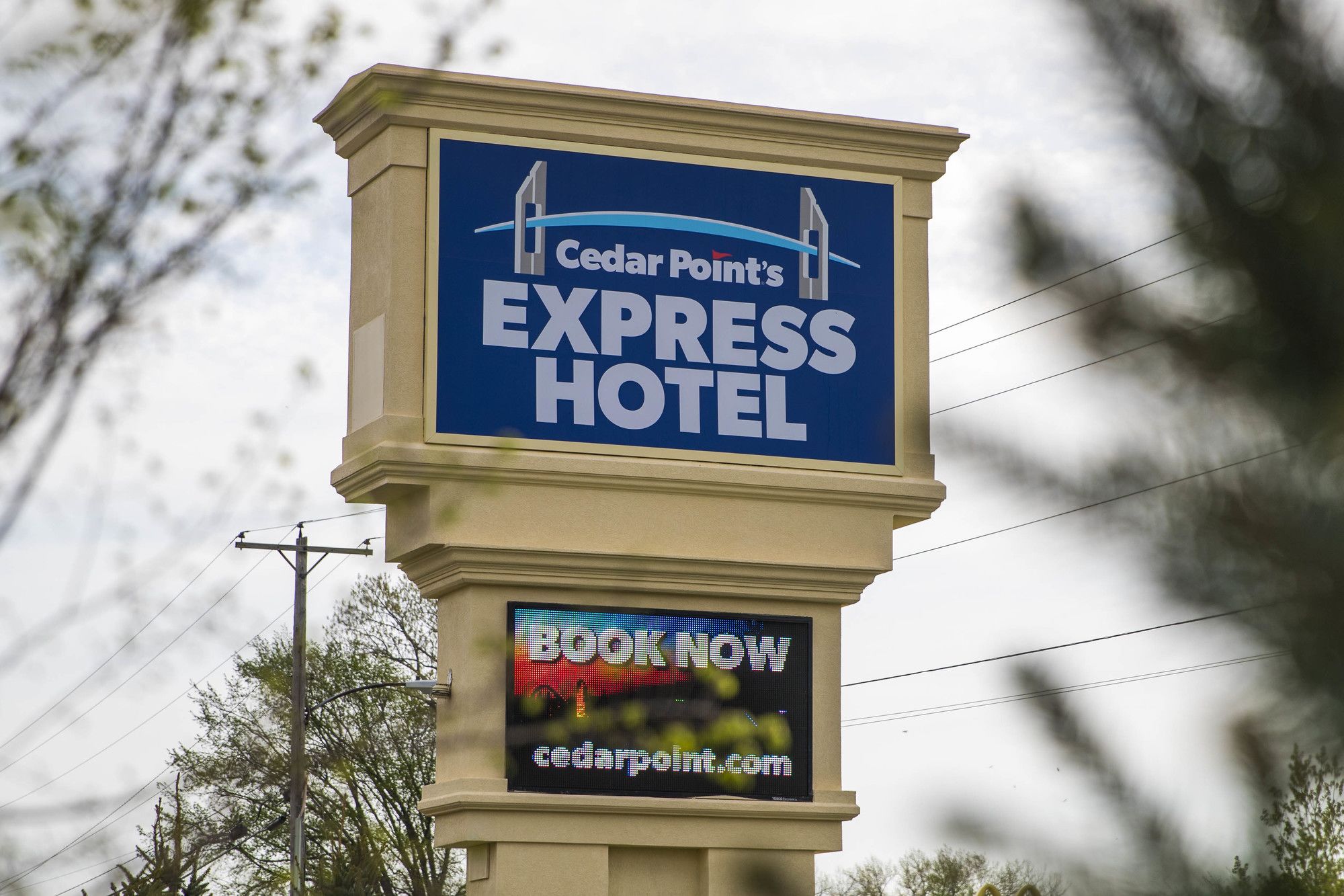 Cedar Point's Express Hotel