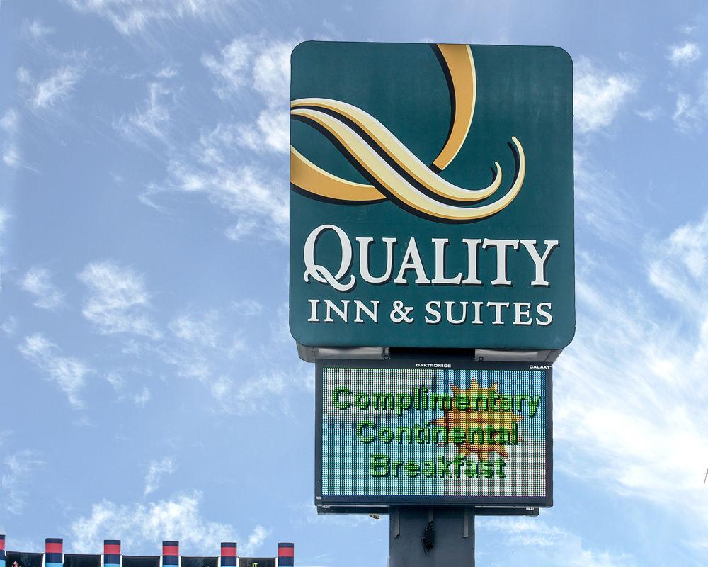 Cedar Stables Inn and Suites