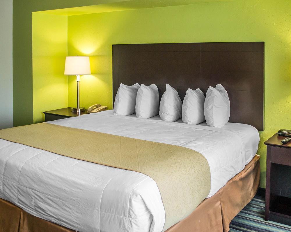 Cedar Stables Inn and Suites