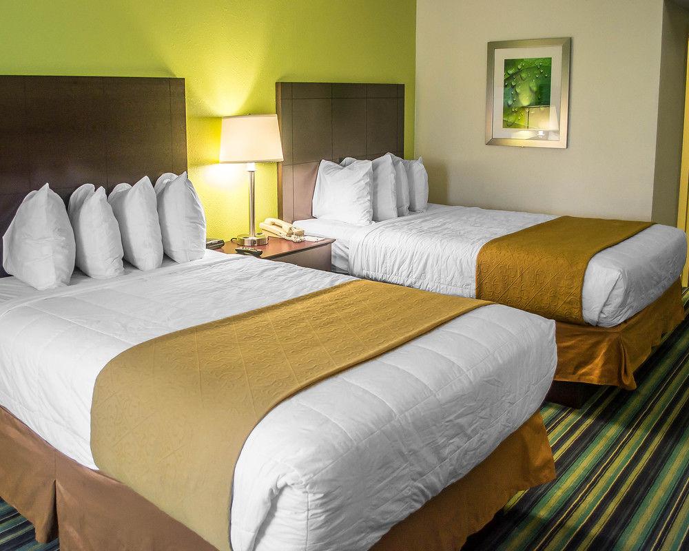 Cedar Stables Inn and Suites