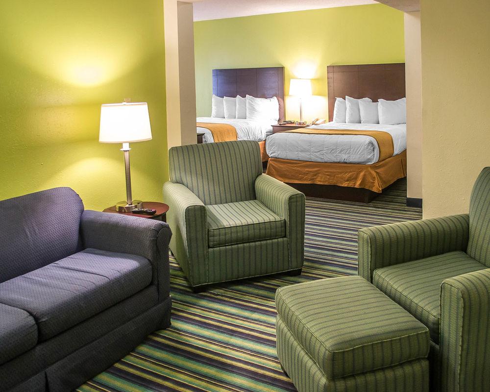 Cedar Stables Inn and Suites