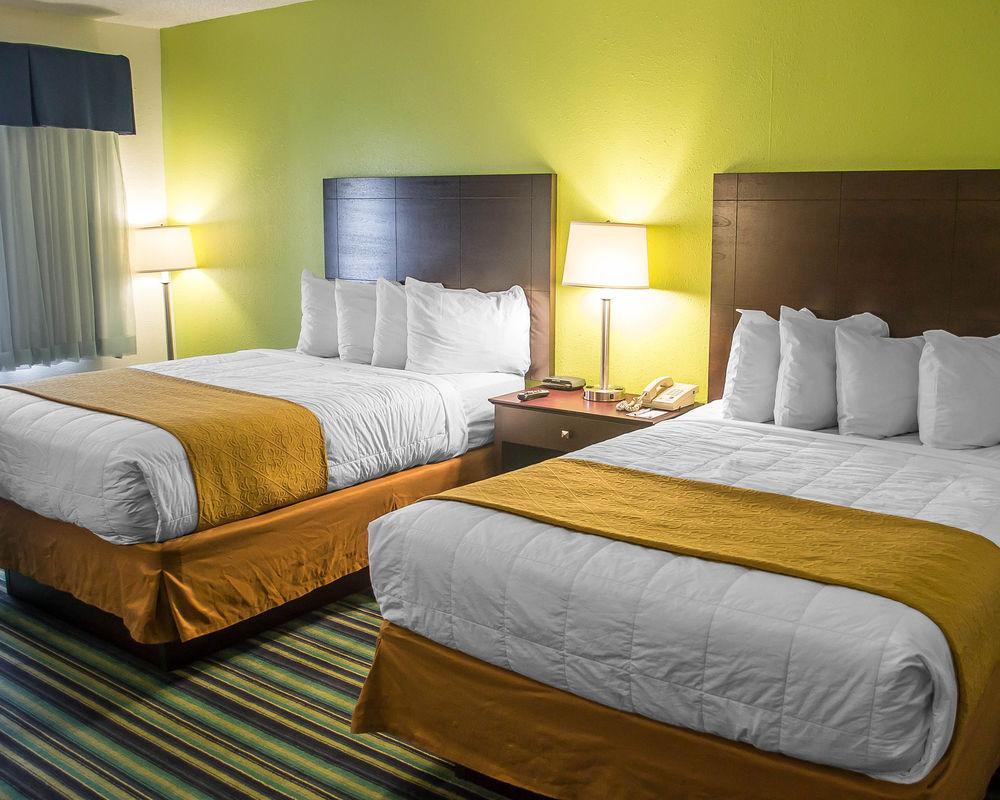 Cedar Stables Inn and Suites