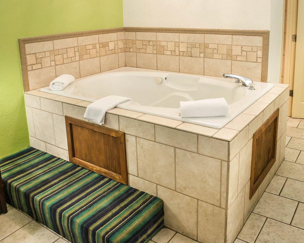 Cedar Stables Inn and Suites