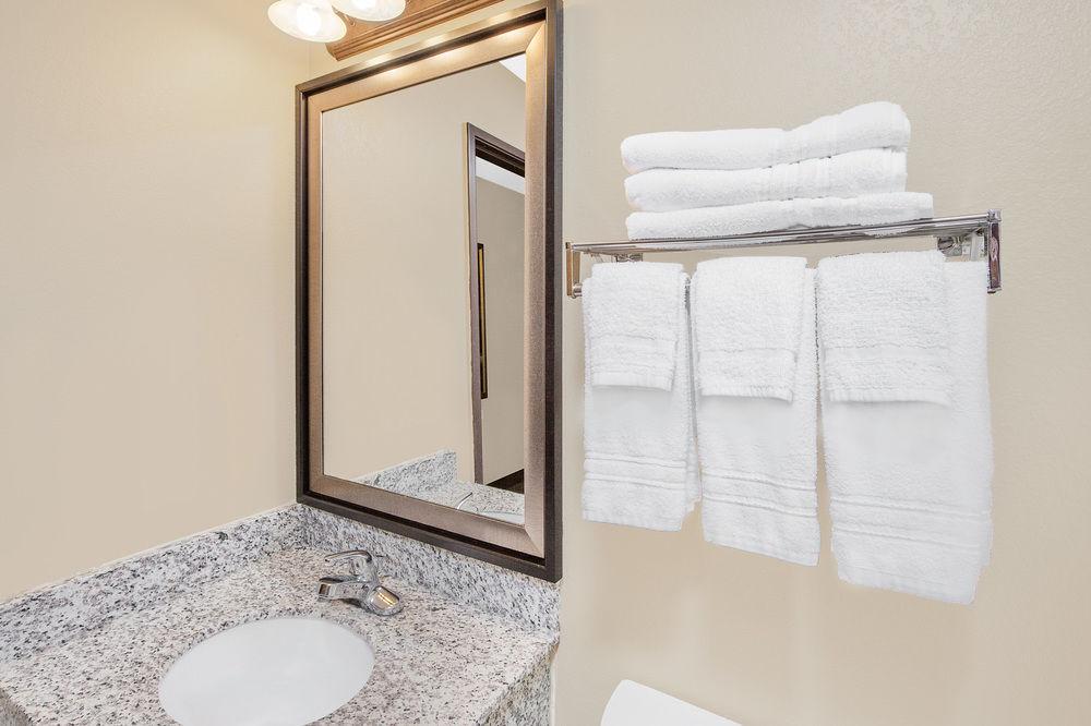 Super 8 by Wyndham Seville